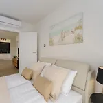 Sea Waves & 428b By Renters * Misdroy