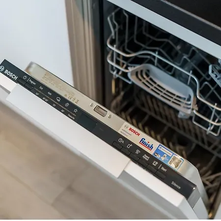 Sea Waves & 428b By Renters *