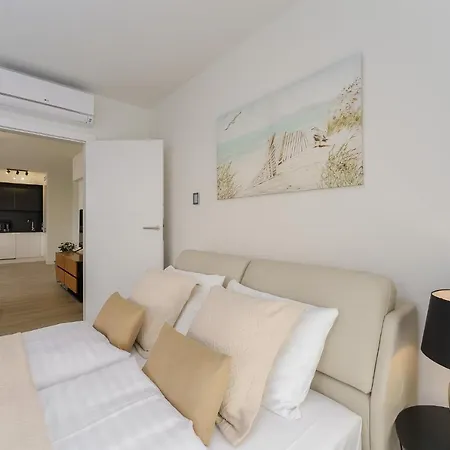 Sea Waves & 428b By Renters * Miedzyzdroje